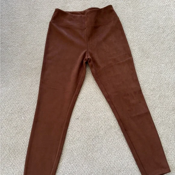 Soft surrounding faux suede legging style pants
Retails 90 - Picture 3 of 6